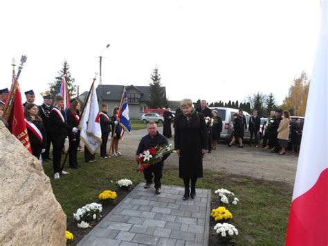 Uroczysto Patriotyczna W Picach Powiat Pu Tuski