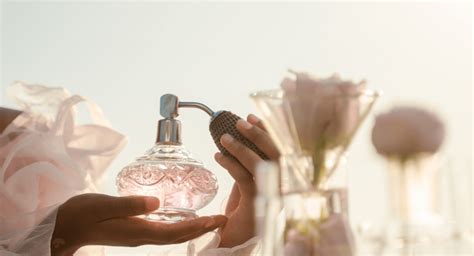 A Detailed Guide to Eau de Toilette vs. Eau de Parfum