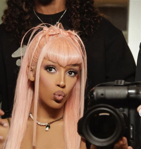 Doja Cat Loses Almost 200 000 Ig Followers After Bashing Actor Noah