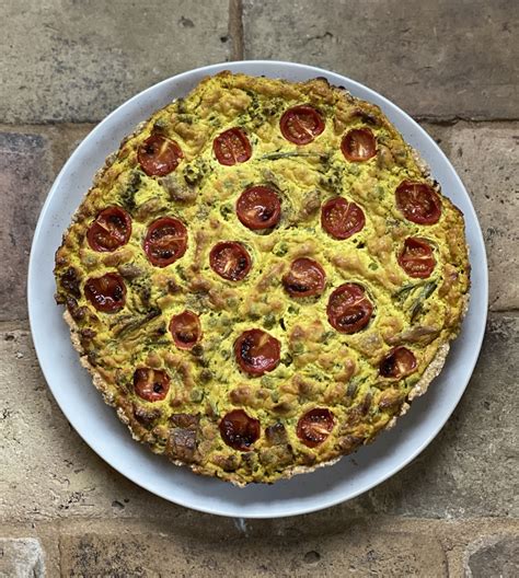 Easy & satisfying vegan quiche recipe » Edible Ethics