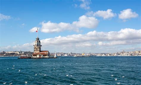 Premium Photo Maiden Tower Kiz Kulesi Istanbul Turkey