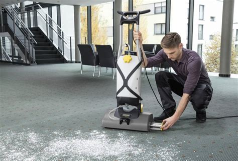 Benefits of Industrial Carpet Cleaners for Large Companies - Saruq Blog UAE