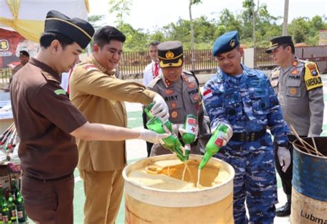 Polres Bintan Musnahkan Ratusan Botol Minuman Beralkohol Gowest Id