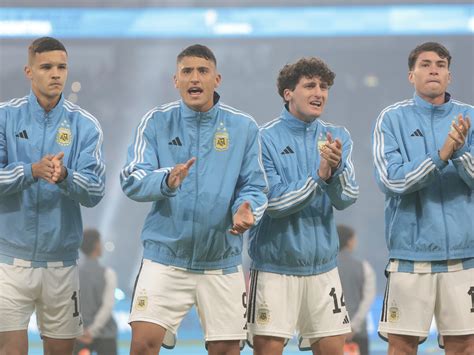 Video: cómo vivieron los pibes el Himno de Argentina :: Olé - ole.com.ar