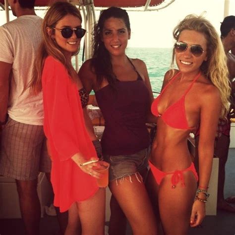 Hot Sexy Laura Sophie Bikini Pics