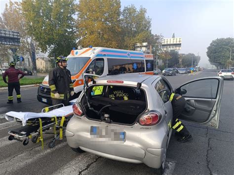 Terni Tamponamento Al Semaforo Donna In Ospedale Umbriaon