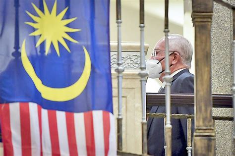 Umno Members Urged To Sign Petition For Najibs Pardon Borneo