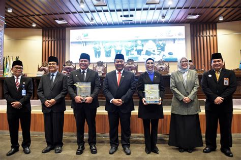 Dprd Prov Sumsel Terima Lhp Bpk Atas Laporan Keuangan Pemprov Sumsel