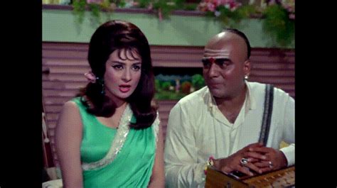 Saira Banu in Padosan (my first gif) : r/bollywood