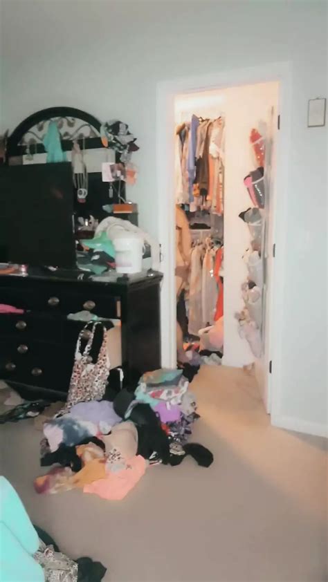 Caught In Dressing Room Fucks Self Squirting Free Porn C XHamster