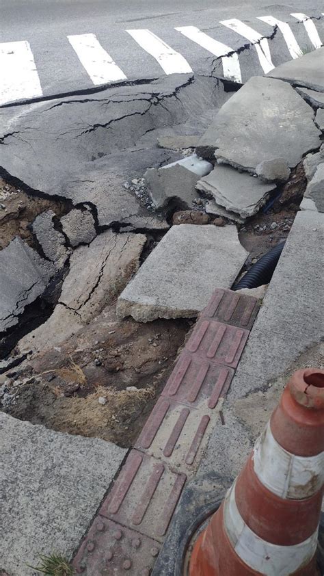 Tubula O De Gua Rompe E Inunda Casa Em Florian Polis