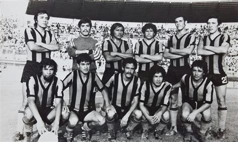 Antonio Ubilla On Twitter Cu L Es Este Equipo Que Posa En El Estadio