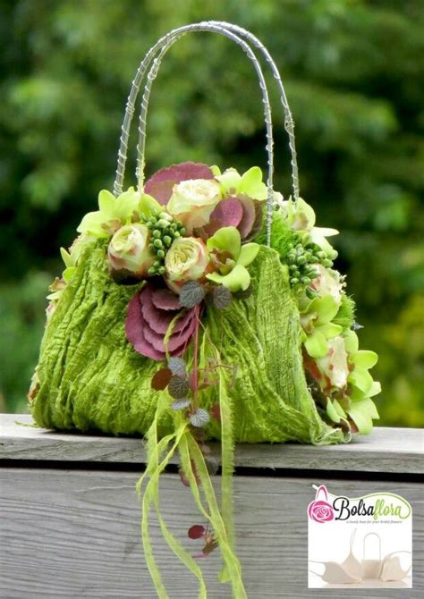 Beautiful green floral purse | Flower arrangements, Modern flower ...