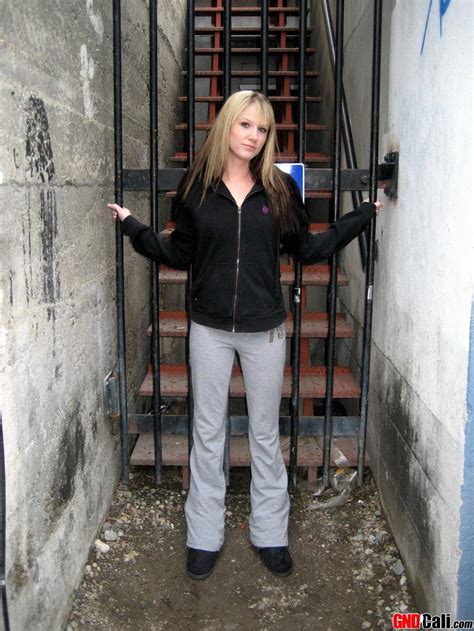 Pictures Of Gnd Cali After Forgetting Her Pants At Home Porn Pictures Xxx Photos Sex Images