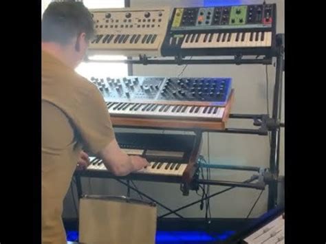 Video of Mike Dean in the studio, his synth setup is insane. He’s the ...