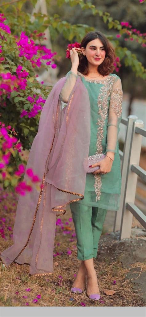 Pin By Syd Nusaiba On Stylish Suits Classy Girl Fashion Pakistani