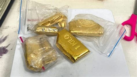 Man Arrested For Gold Smuggling At Indian Airport Uae Times