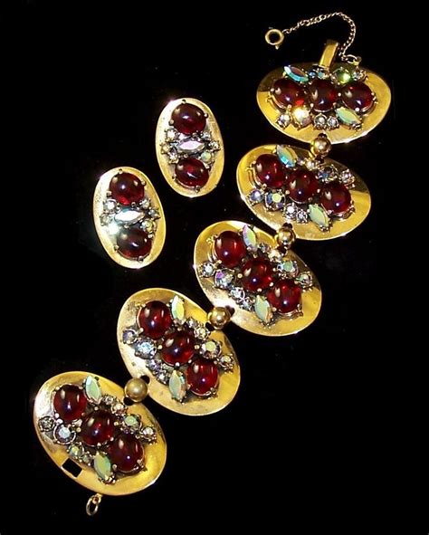 342 best SCHIAPARELLI - VINTAGE COSTUME JEWELRY images on Pinterest ...