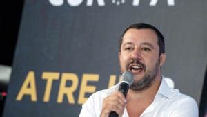 Roma Salvini Cambia Idea Sulle Buche E Attacca Raggi