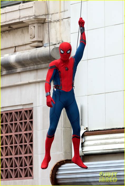 Spider Man Swings Into Action On Homecoming Set Photo 3704526