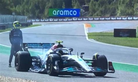 F Belgian Gp Live Lewis Hamilton Crashes Out Of Belgian Gp On Opening