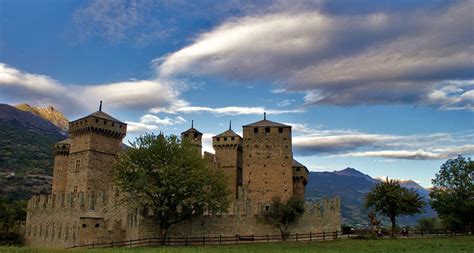 10 Castelli In Valle D Aosta Da Visitare