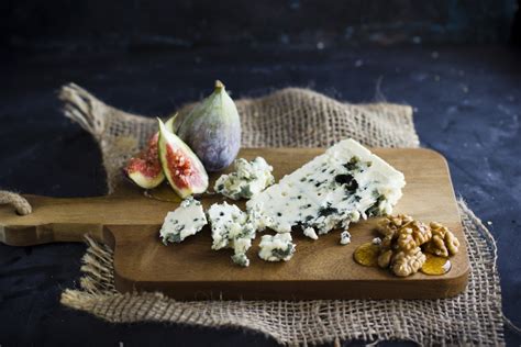 How To Make Roquefort Cheese — The King Of Cheese In France Living