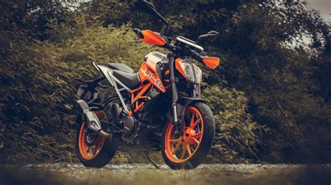 KTM Duke 390 Review - Pros, Cons, Specs & Ratings