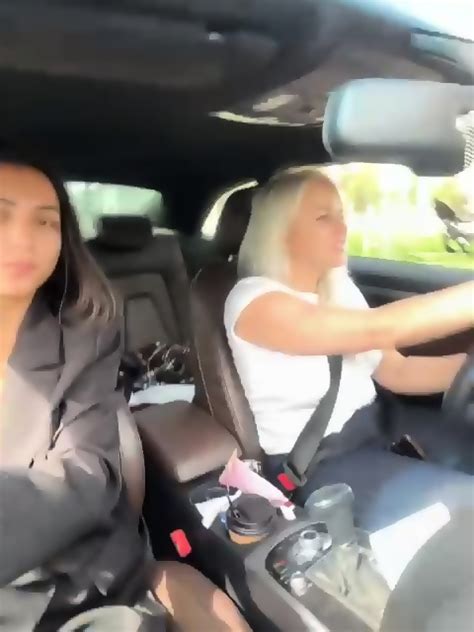 Aestheticv Lesbian Cam Kiss