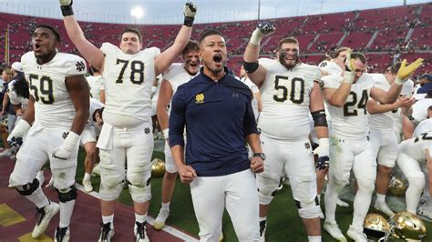 Notre Dame Footballs Marcus Freeman Named As Bears Head Coaching Candidate