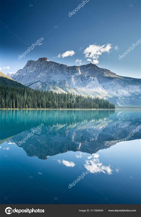 Beautiful Emerald Lake Yoho National Park British Columbia Canada