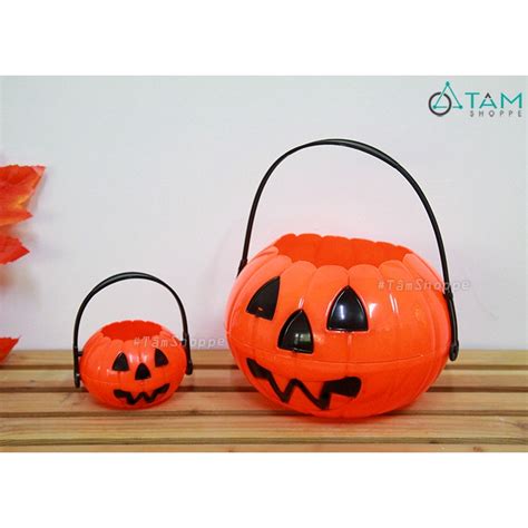 Thố đựng Kẹo Bí Ngô Halloween Có Quai Xách Bằng Nhựa Hlw TĐk 01 Tttm