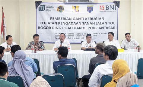 Kepala BPN Kota Depok Serahkan Ganti Kerugian Pengadaan Tanah Jalan Tol