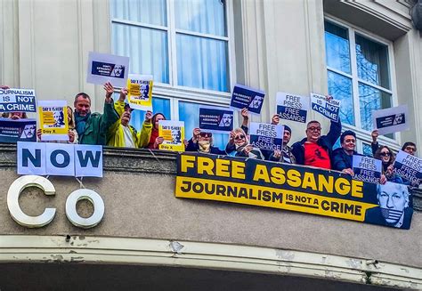 Balkan Journalists Add Voices To Campaign For Julian Assange S Release