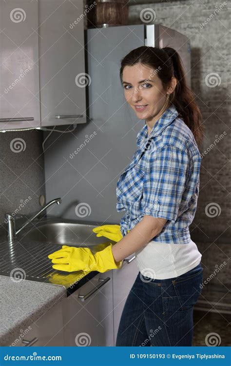 Woman Washing Dishes In The Kitchen Stock Image Image Of Lifestyle