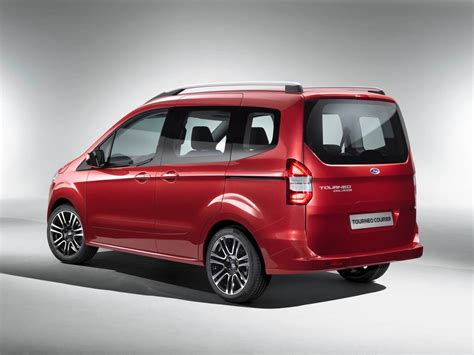 Ford Tourneo Courier Dimensioni Prezzi E Interni Autoscout