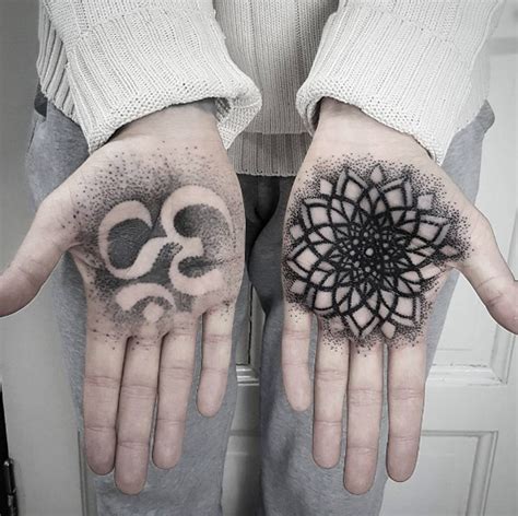 44 Fascinating Tattoos That Fit In The Palm Of Your Hand - TattooBlend