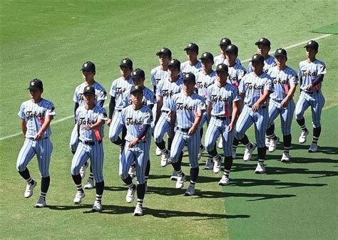 開会式リハーサルで行進する東海大熊本星翔の選手たち（撮影・永田浩） 東海大星翔「やってやろう」 開会式リハーサルで入場行進 写真・画像