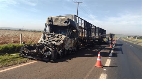 Carreta Pega Fogo E Bloqueia Sp Em Jaboticabal Mobilidade Sampa