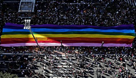 PARADA GAY REÚNE MULTIDÃO EM SÃO PAULO TRIOS ELÉTRICOS Blog do