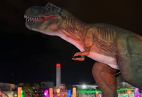 Parque de dinossauros e exposição de Van Gogh são atrações de férias em