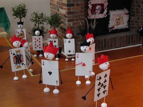 alice in wonderland card costume diy 7