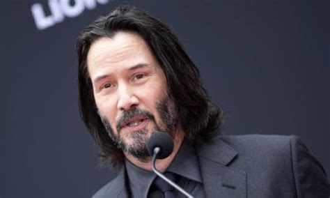 Keanu Reeves donó 31 5 mdd de su salario de Matrix para lucha contra el