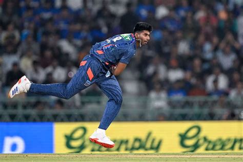 Ipl 2024 Mayank Yadav Suffers Side Strain Injury Leaves Field Mid Way