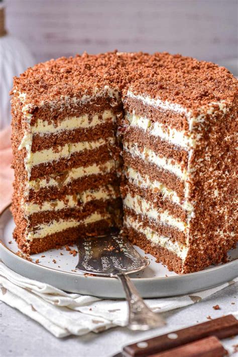 Medovik Russian Honey Cake Recipes From Europe