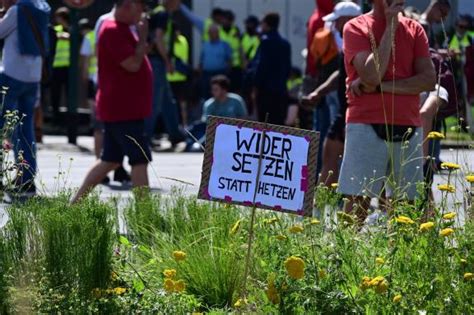 In Bildern So Protestieren Tausende Gegen Den Afd Parteitag Noz