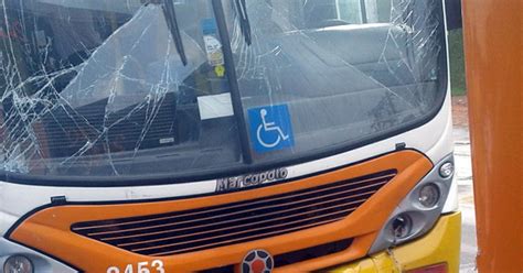 G1 Seis Passageiros Ficam Feridos Em Acidente Entre Dois ônibus Em S