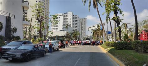 La Jornada Trabajadores Afectados Por Otis Bloquean Avenida Costera