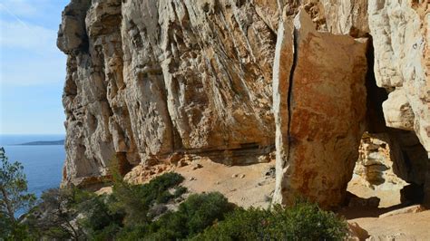 France Best Things to do - Marseille Calanques | Fenceless Travel