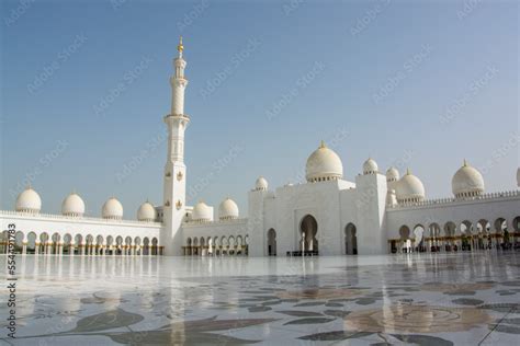 Sheikh Zayed Mosque in Abu Dhabi, United Arab Emirates Stock Photo | Adobe Stock